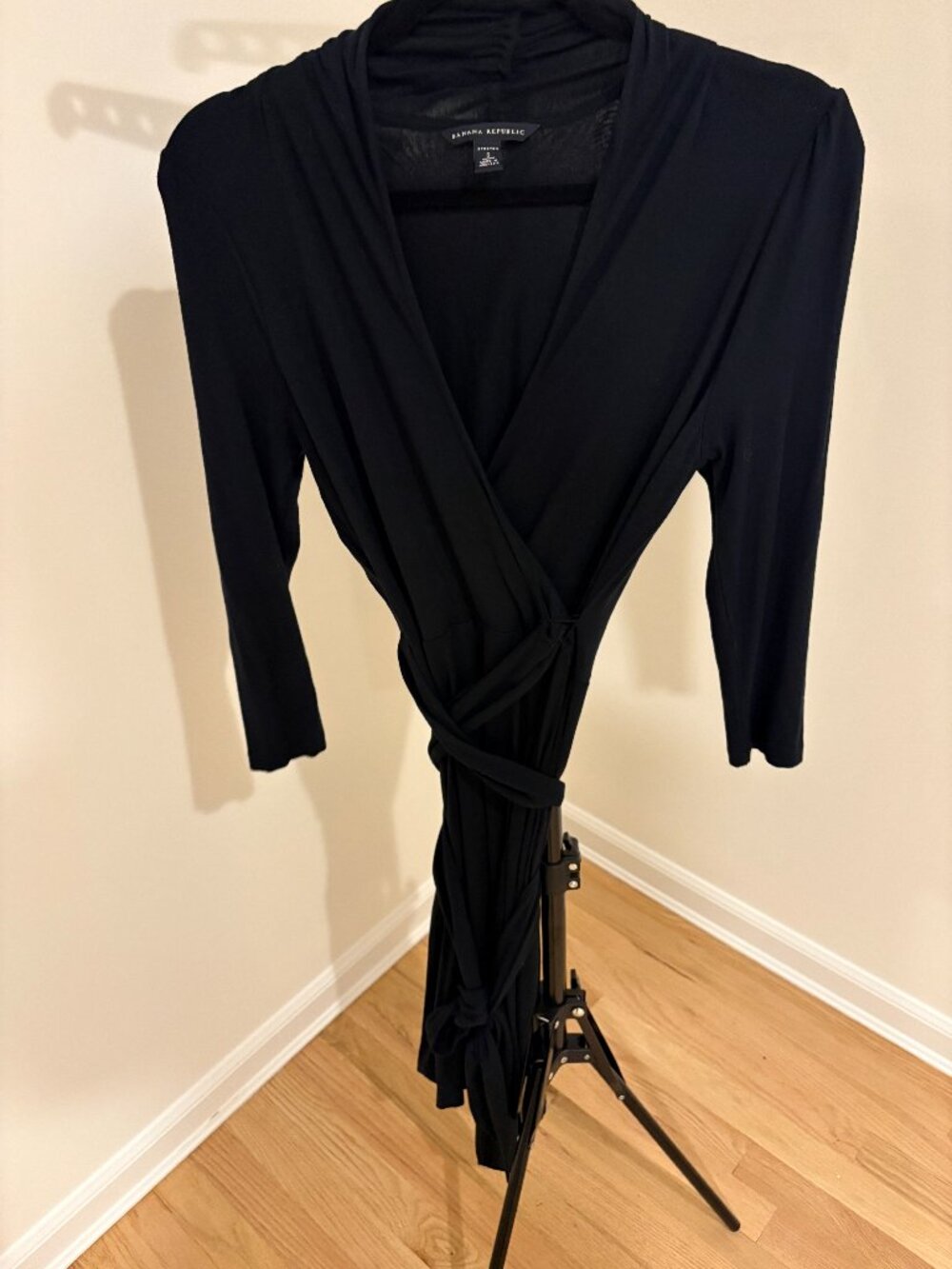 ✨ Banana Republic Black Jersey Knit 3/4-Sleeve True Wrap Dress – Size S